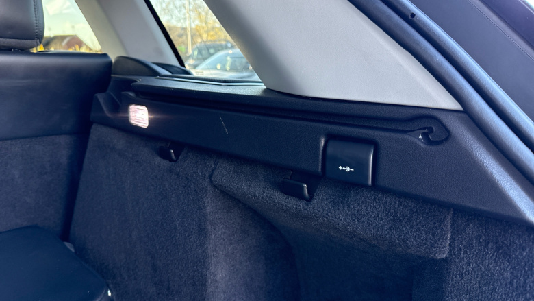 Land Rover Range Rover Sport 2.0 P400e HSE 5dr Auto Estate